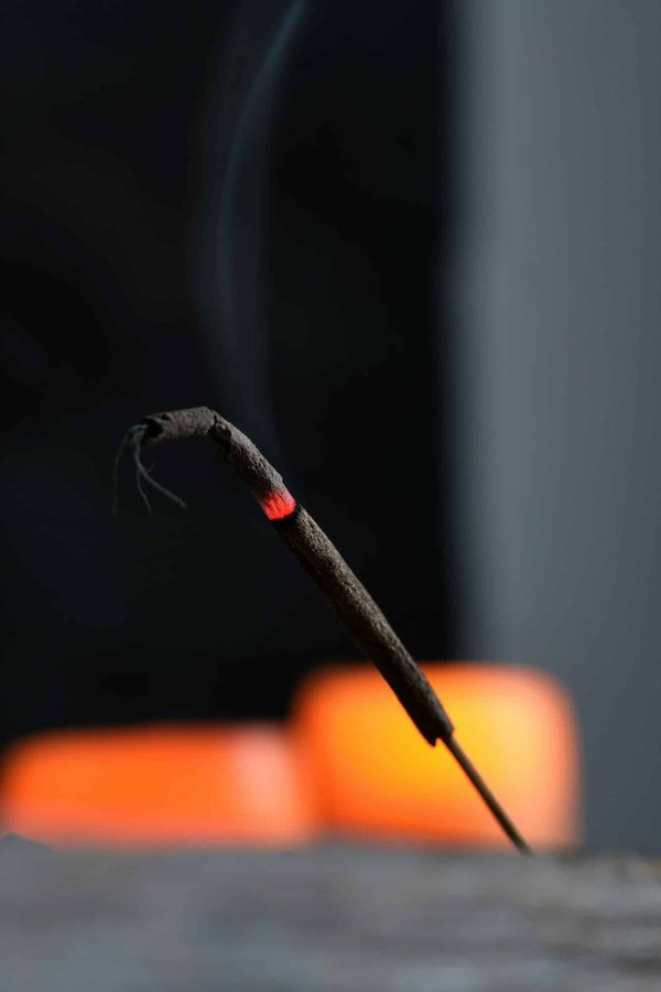 Safe Aromatherapy Tips for Expecting UK Mothers: A Guide to Using Essential Oils During Pregnancy